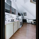 Rm Luxury In • 6 People • Free Parking • Pets * براغ
