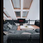 Rm Luxury In • 6 People • Free Parking • Pets شقة *