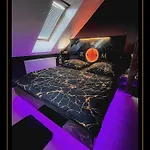 Rm Luxury In • 6 People • Free Parking • Pets شقة براغ