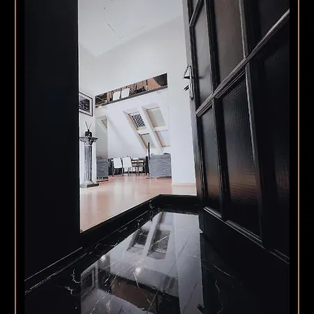 Rm Luxury In • 6 People • Free Parking • Pets Apartment