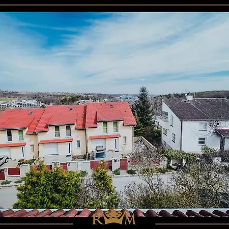 Rm Luxury In • 6 People • Free Parking • Pets * Prague